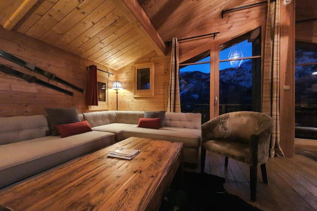 Cosy 4 Bedroom Chalet With Hot Tub Saint-Marcel  Εξωτερικό φωτογραφία