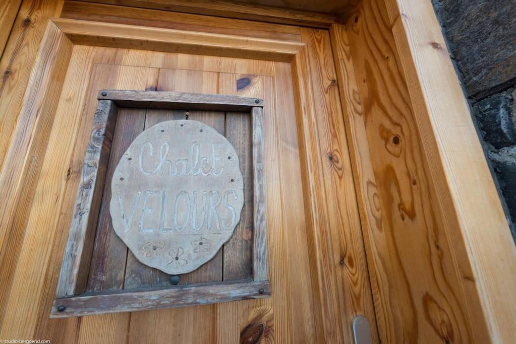 Cosy 4 Bedroom Chalet With Hot Tub Saint-Marcel  Εξωτερικό φωτογραφία