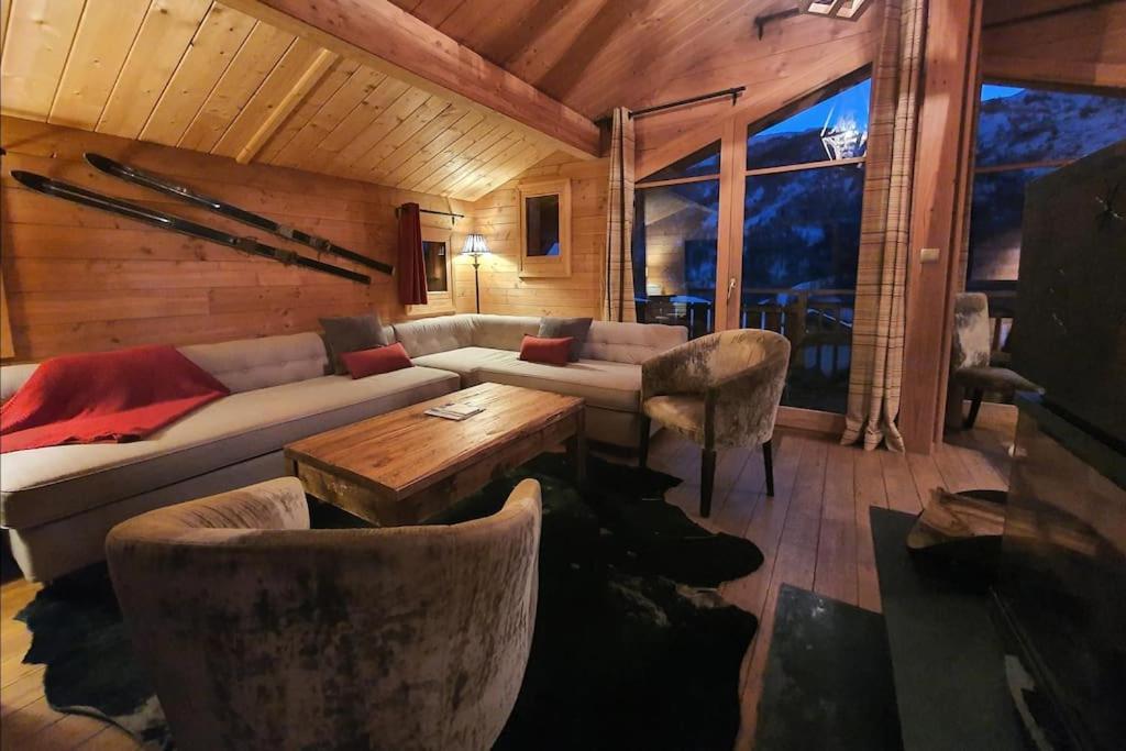 Cosy 4 Bedroom Chalet With Hot Tub Saint-Marcel  Εξωτερικό φωτογραφία