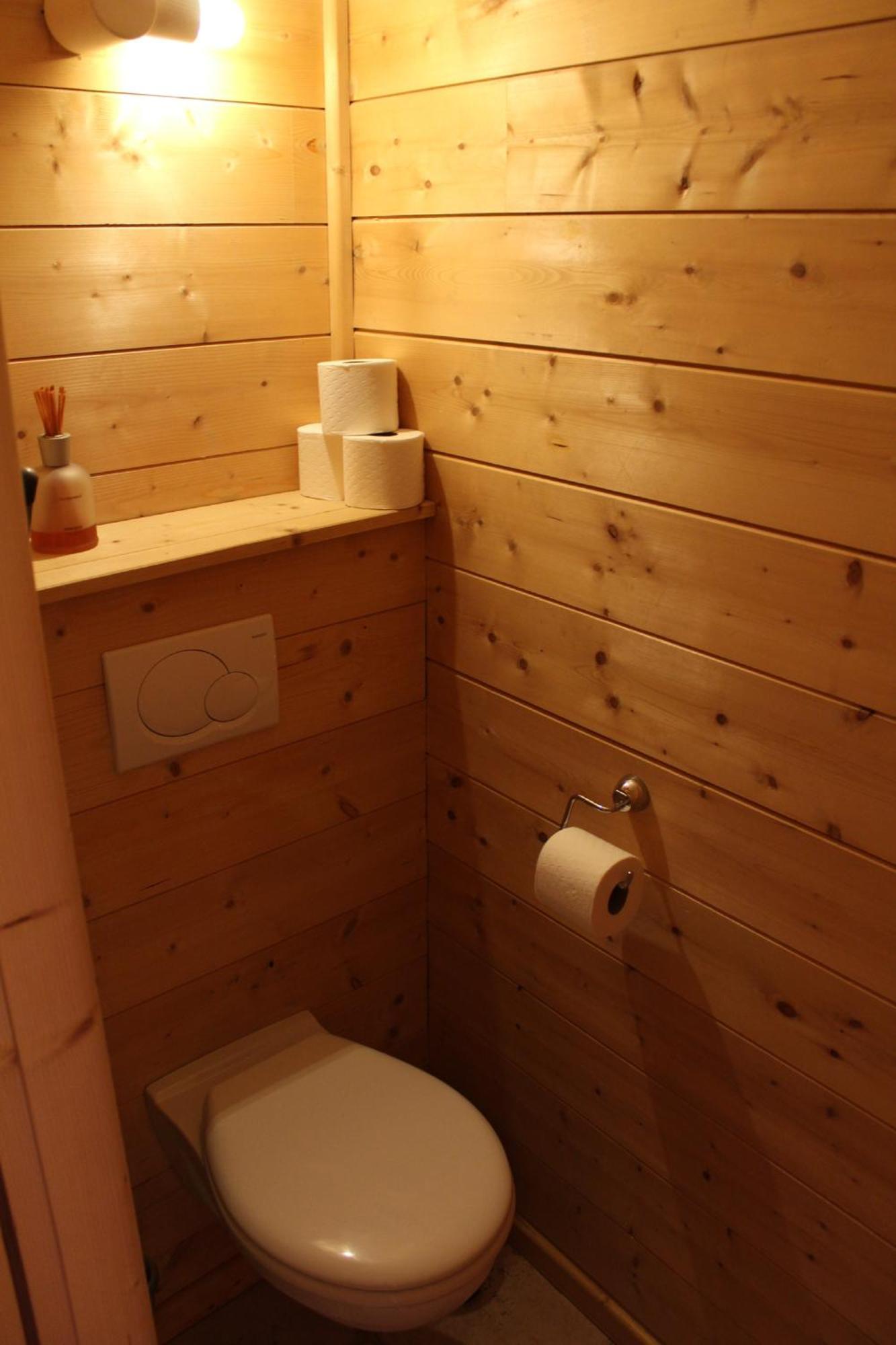 Cosy 4 Bedroom Chalet With Hot Tub Saint-Marcel  Εξωτερικό φωτογραφία